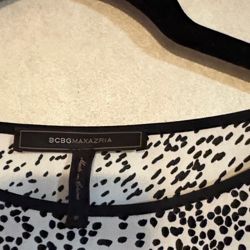 BCBGMaxAzria Monochrome Patterned Dress with Tie - Picture 5 of 7